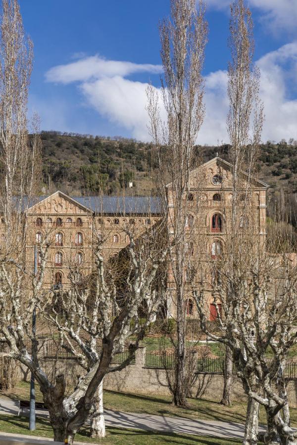 Parador De La Seu D'Urgell Exterior foto